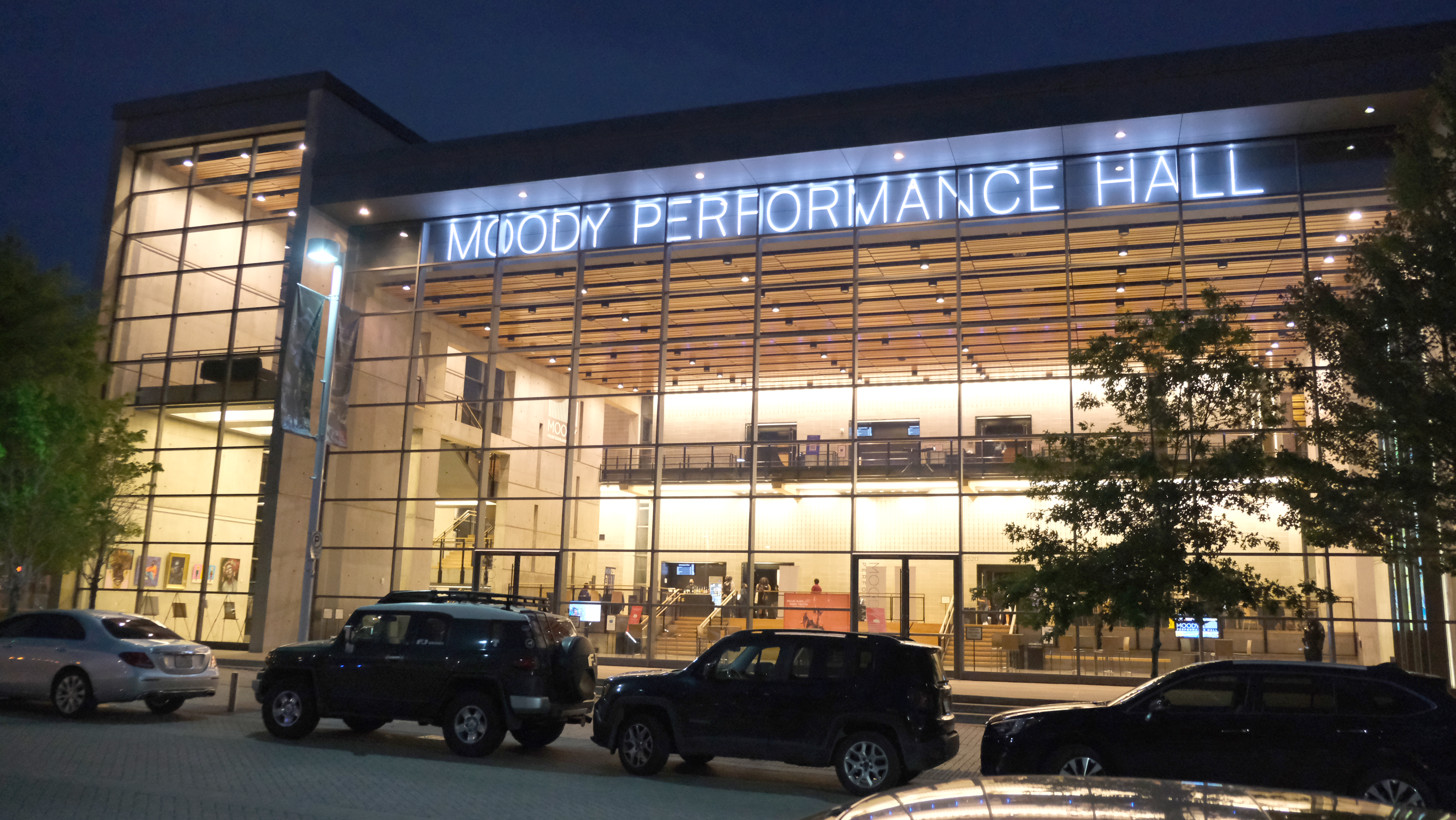 moody-performance-hall